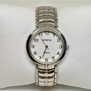 Geneva watch quartz analog 31mm round silver tone link size 7.5” running
